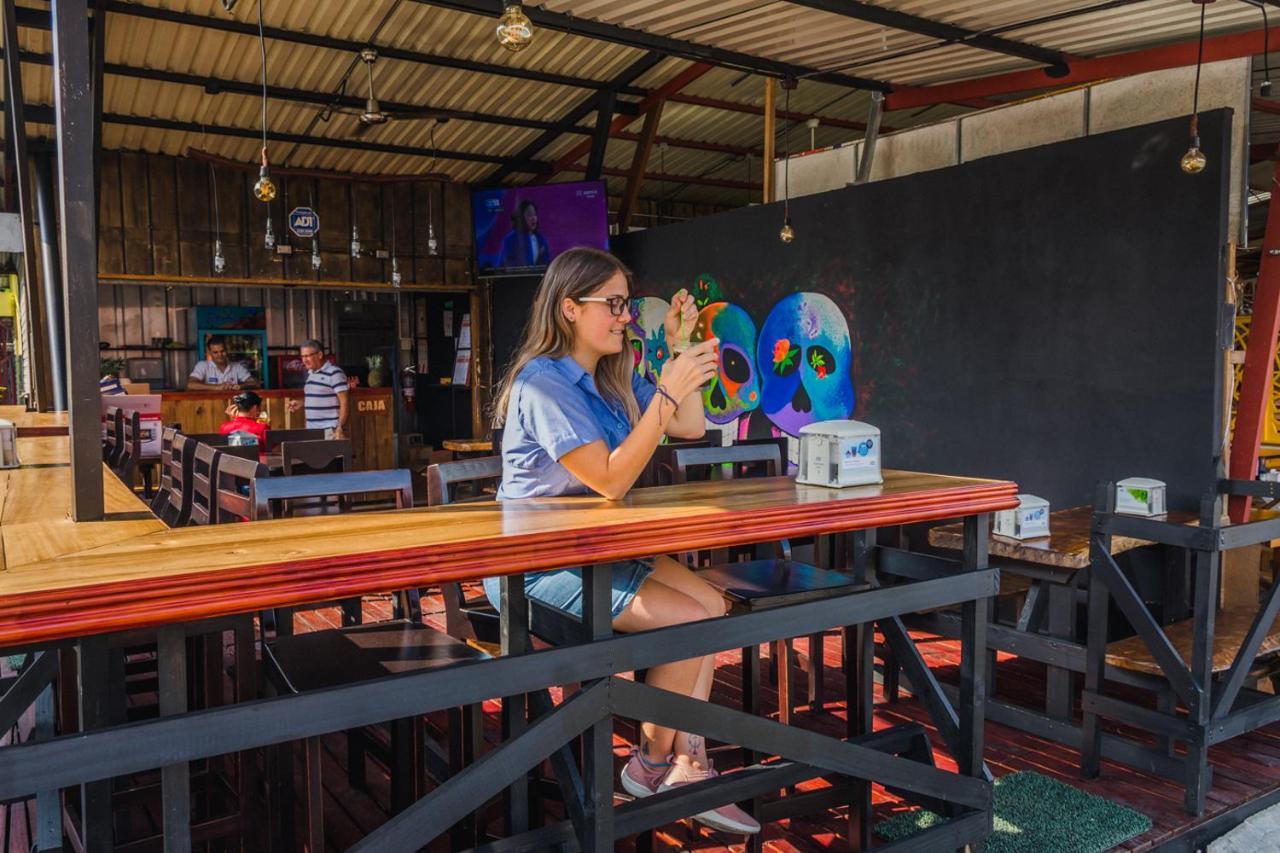 Arenal Container Hostel La Fortuna Exterior photo